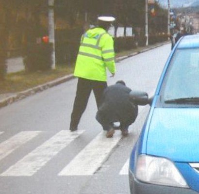 Bărbatul lovit pe trecerea de pietoni a decedat